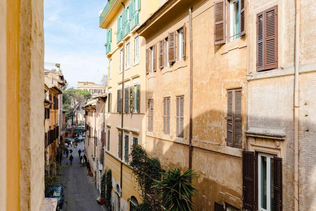Elegant Trilussa Appartement Rome
